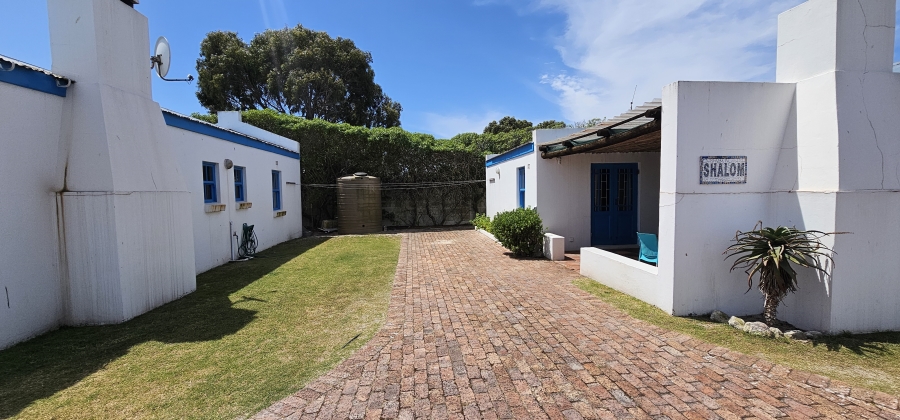 7 Bedroom Property for Sale in Middedorp Western Cape